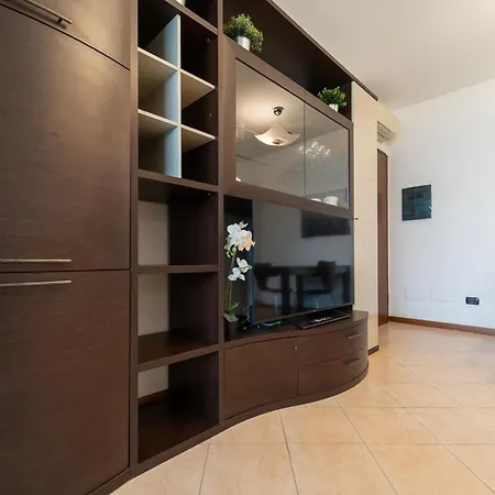 Moderno Con Garage, Wi-fi, Aria Condizionata E Terrazzo Apartment *
